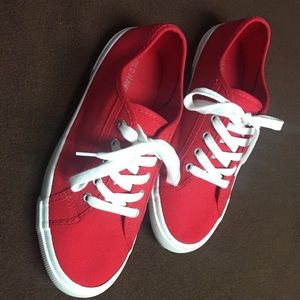 Woman’s old navy sneakers size 8